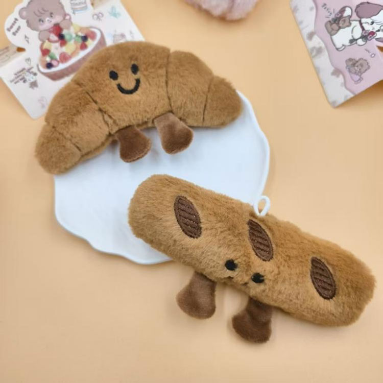 Móc khóa treo hình bánh mì lông thú